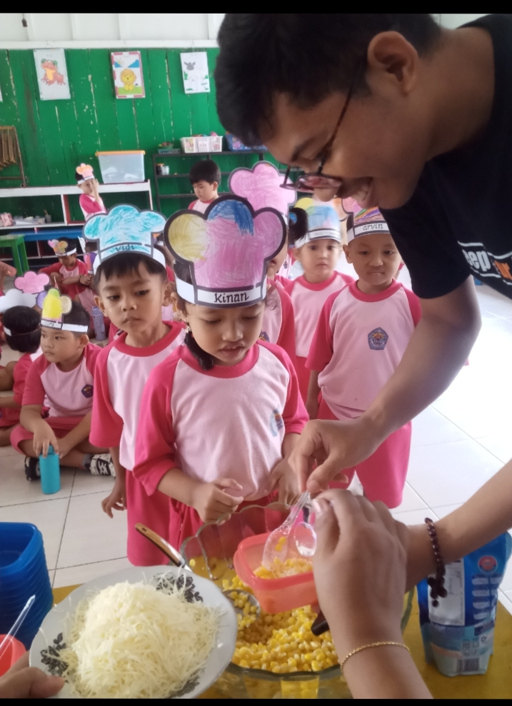 Cooking class bersama teman-teman membuat jasuke (JAGUNG,SUSU,KEJU)
