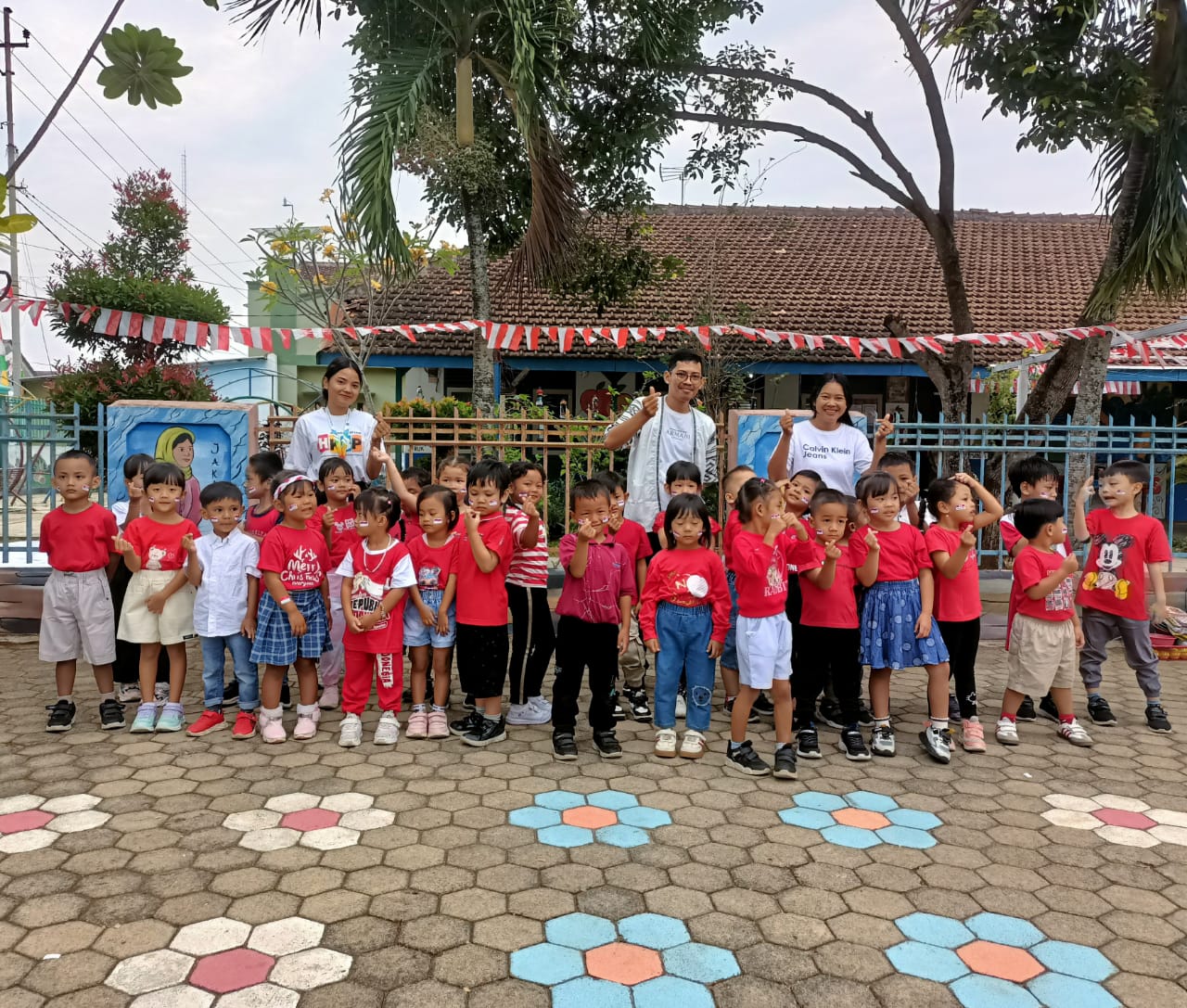 EKSPRESIKAN KEMERDEKAAN HUT RI KE-79 Tahun