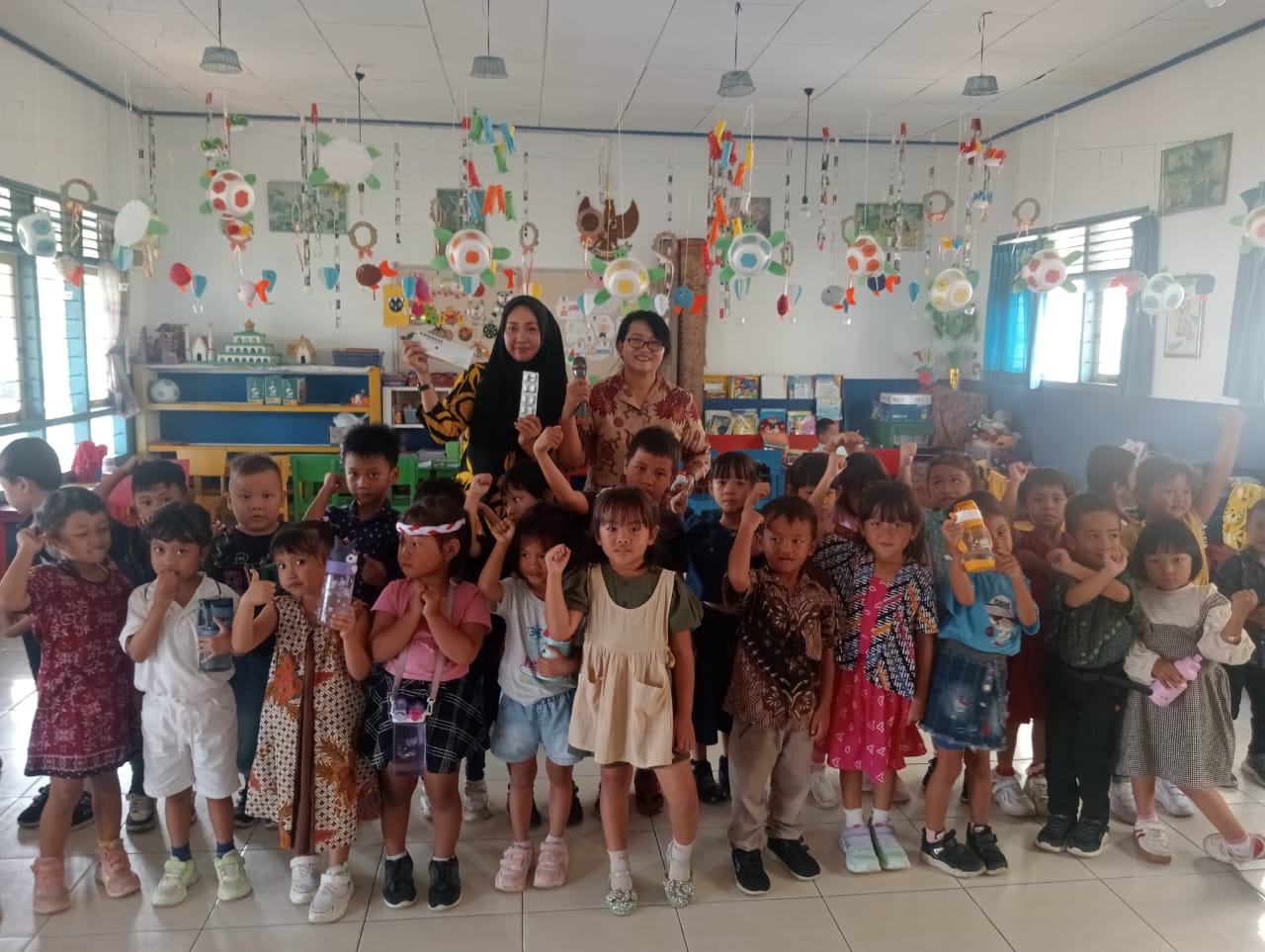 Pemberian Obat Cacing Dan Vitamin A Oleh UPTD Puskesmas Kotabumi II